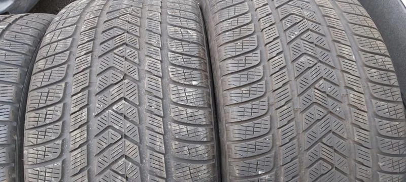 Гуми Зимни 295/35R21, снимка 3 - Гуми и джанти - 31151915