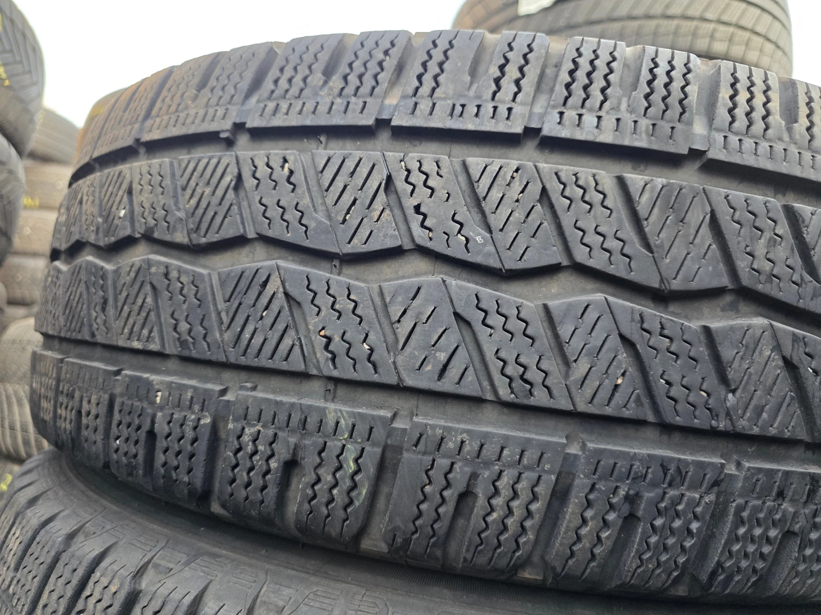 ���� 235/65R16 | Mobile.bg � ����������� 1