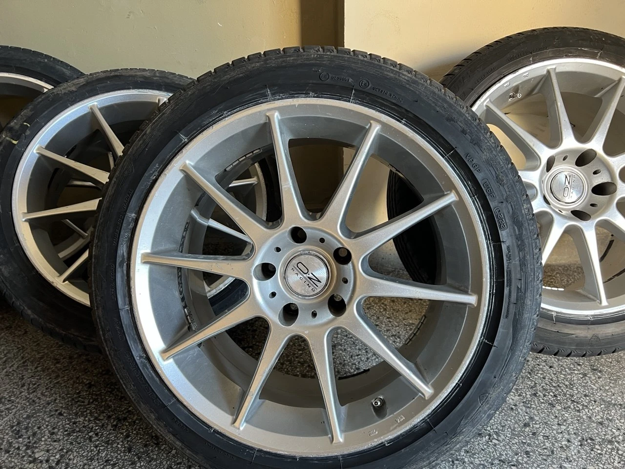 Гуми с джанти Firestone 235/45R17, снимка 9 - Гуми и джанти - 55031662