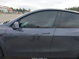 Tesla Model Y PERFORMANCE* DUAL MOTOR* AWD* ПОДГРЕВИ* АВТОПИЛОТ*, снимка 13