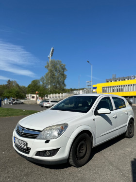 Opel Astra, снимка 2 - Автомобили и джипове - 45287716