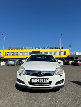 Opel Astra, снимка 1 - Автомобили и джипове - 45287716