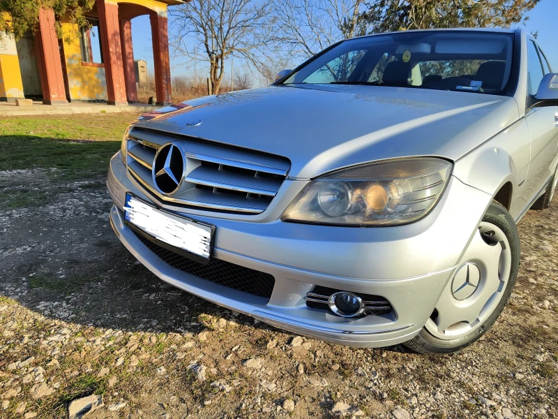 Mercedes-Benz C 220, снимка 2 - Автомобили и джипове - 48757948