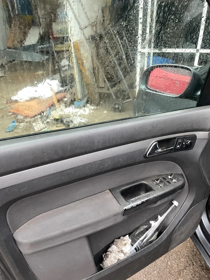 VW Touran 1.9 TDI.DSG. tip.BKC, снимка 7 - Автомобили и джипове - 49732093