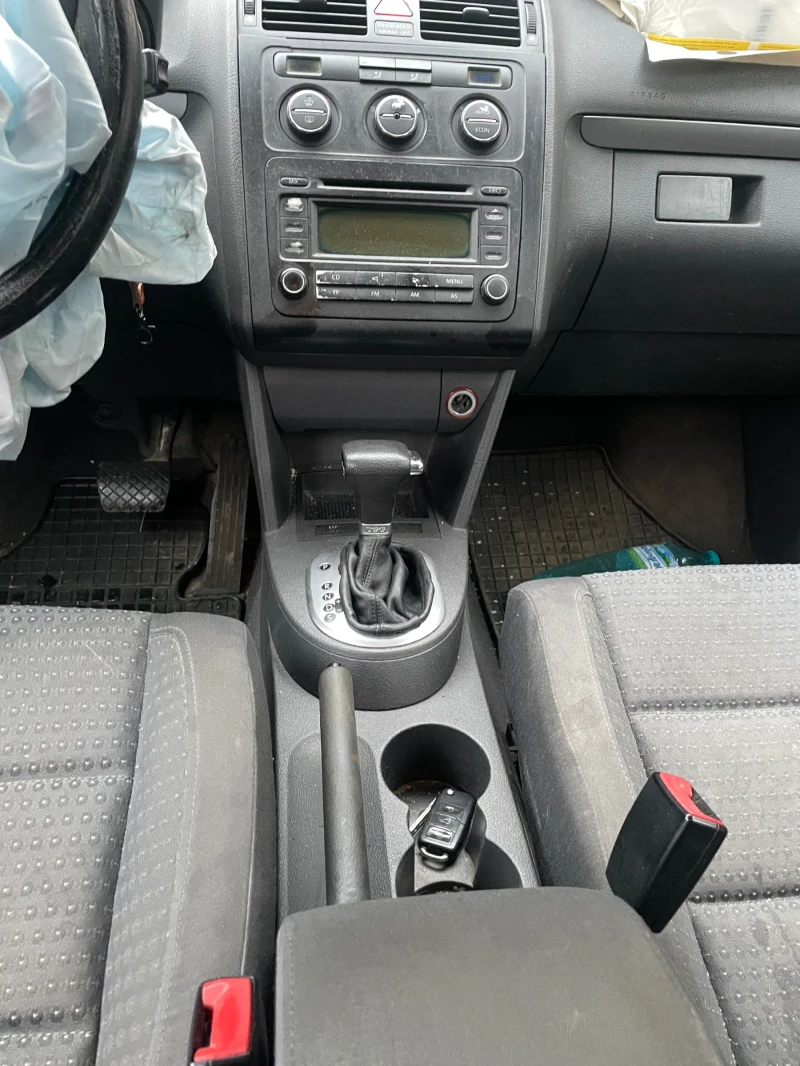 VW Touran 1.9 TDI.DSG. tip.BKC, снимка 5 - Автомобили и джипове - 49732093
