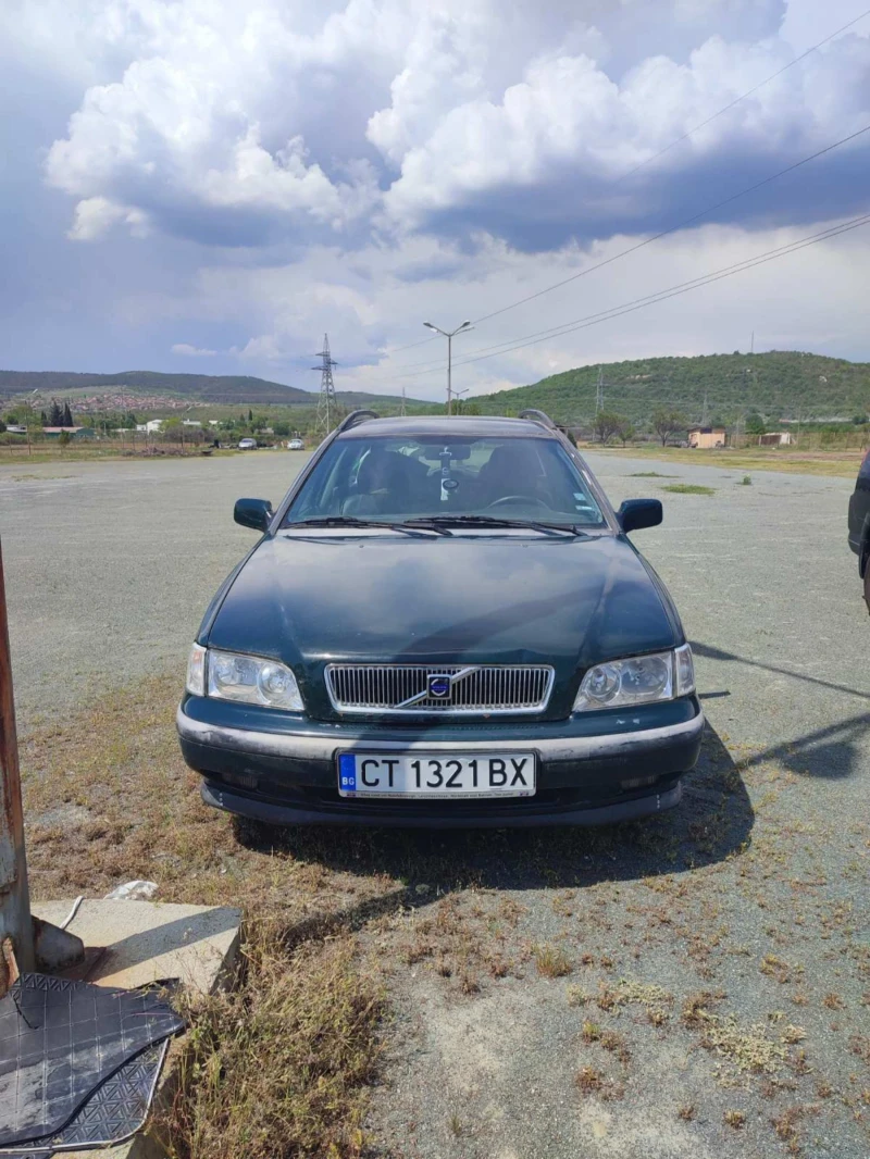 Volvo V40, снимка 2 - Автомобили и джипове - 52469291