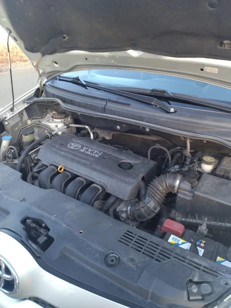 Toyota Corolla verso Verso, снимка 8 - Автомобили и джипове - 52252823