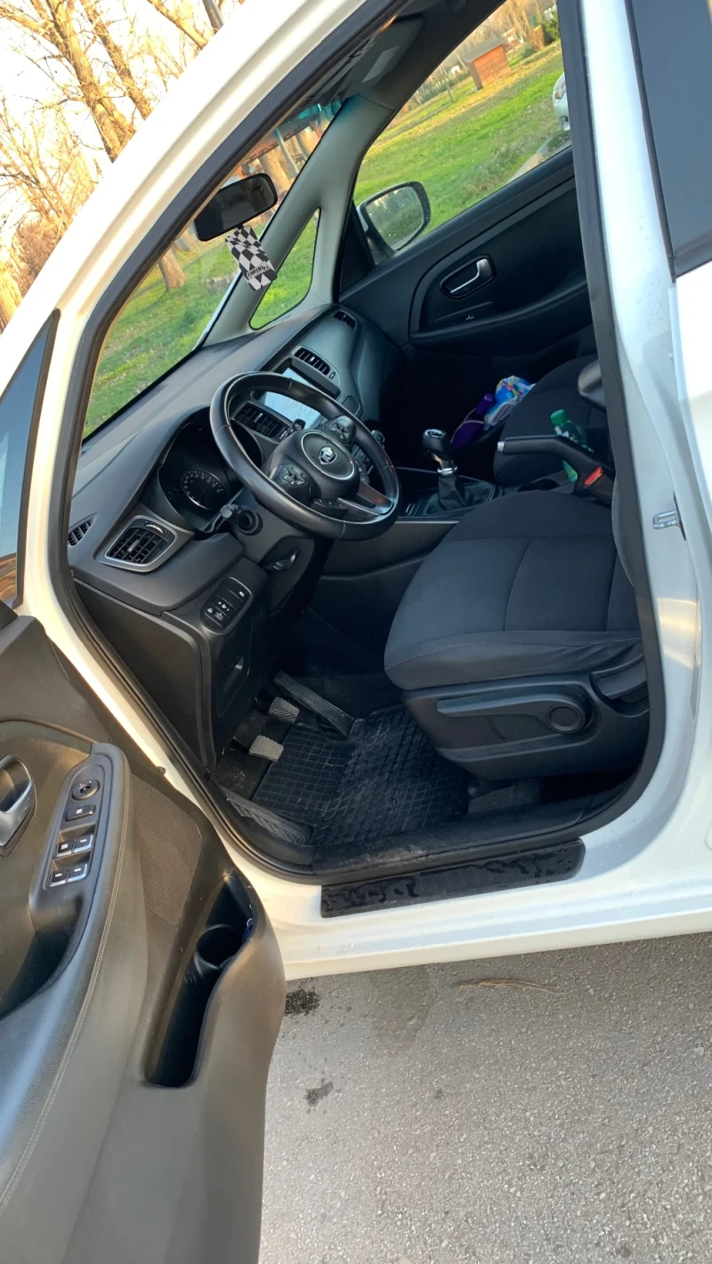 Kia Carens 1.6 , снимка 14 - Автомобили и джипове - 52860572