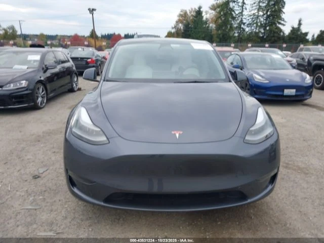 Tesla Model Y PERFORMANCE* DUAL MOTOR* AWD* ПОДГРЕВИ* АВТОПИЛОТ*, снимка 11 - Автомобили и джипове - 53563708