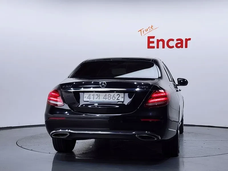 Mercedes-Benz E 300 4MATIC - САМО 30% АВАНС, снимка 4 - Автомобили и джипове - 56266486