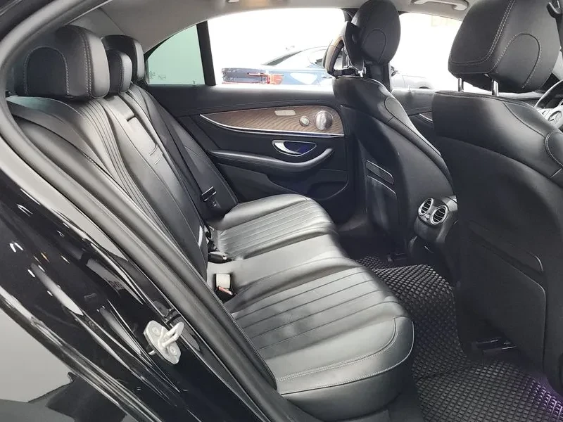 Mercedes-Benz E 300 4MATIC - САМО 30% АВАНС, снимка 12 - Автомобили и джипове - 56266486