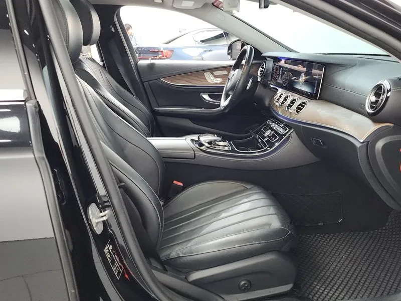 Mercedes-Benz E 300 4MATIC - САМО 30% АВАНС, снимка 11 - Автомобили и джипове - 56266486