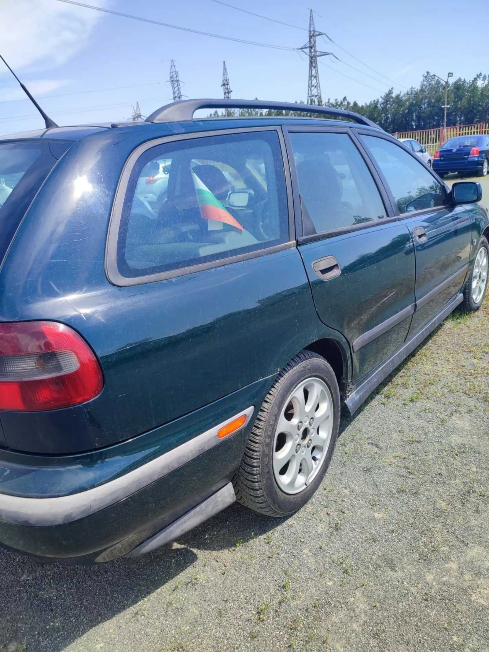 Volvo V40  - изображение 5