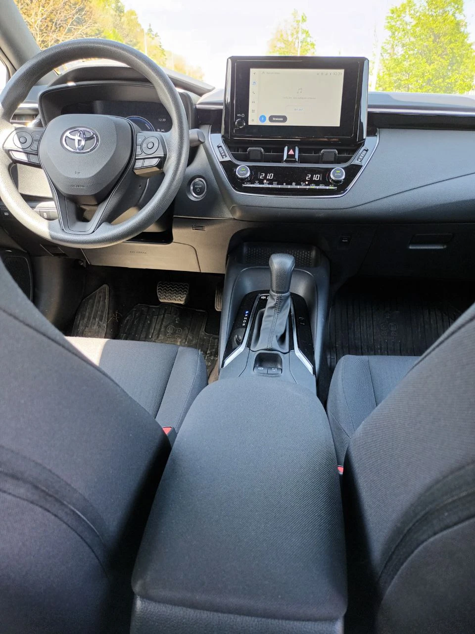 Toyota Corolla  140 к.с. / 1.8 Hybrid - изображение 8