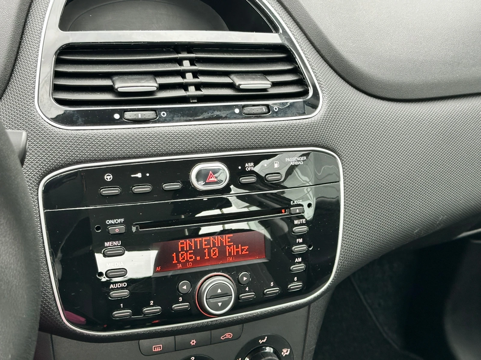 Fiat Punto 1.4 CNG, снимка 7 - Автомобили и джипове - 53940880