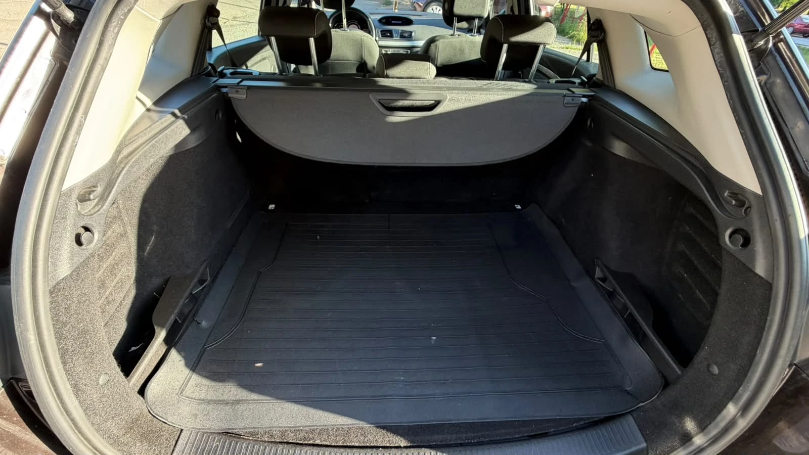 Renault Megane 1.5 dCi, снимка 7 - Автомобили и джипове - 55167765