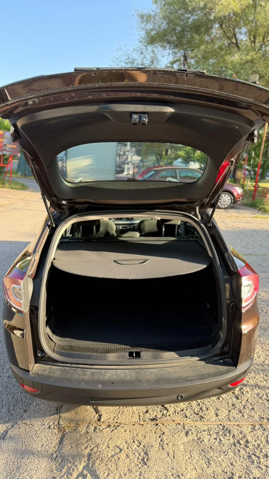Renault Megane 1.5 dCi, снимка 6 - Автомобили и джипове - 55167765