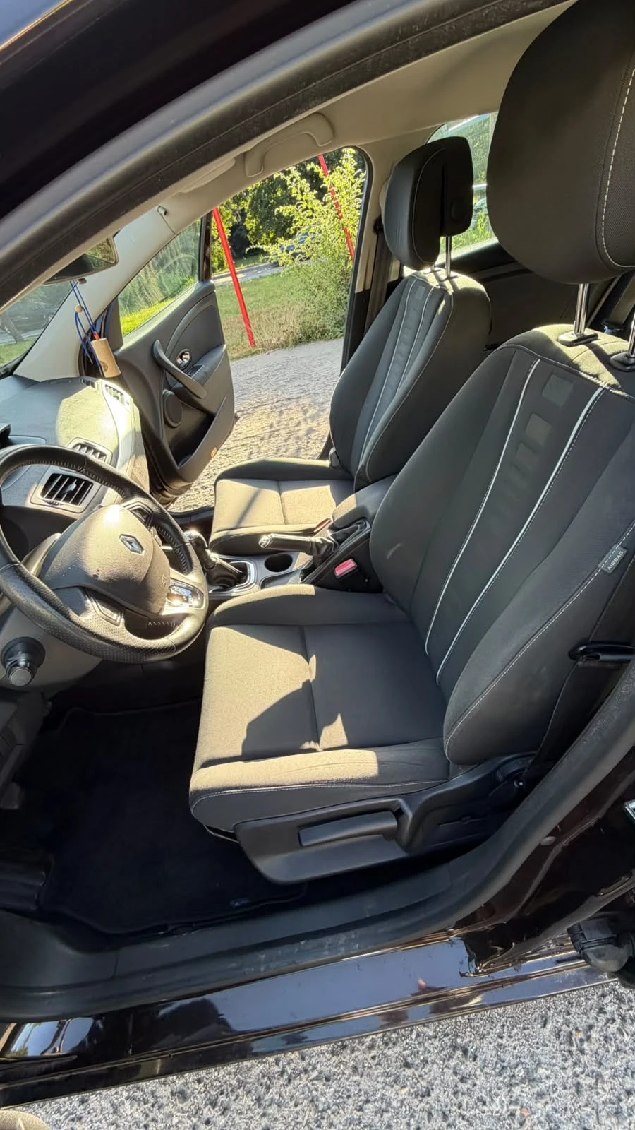 Renault Megane 1.5 dCi, снимка 9 - Автомобили и джипове - 55167765