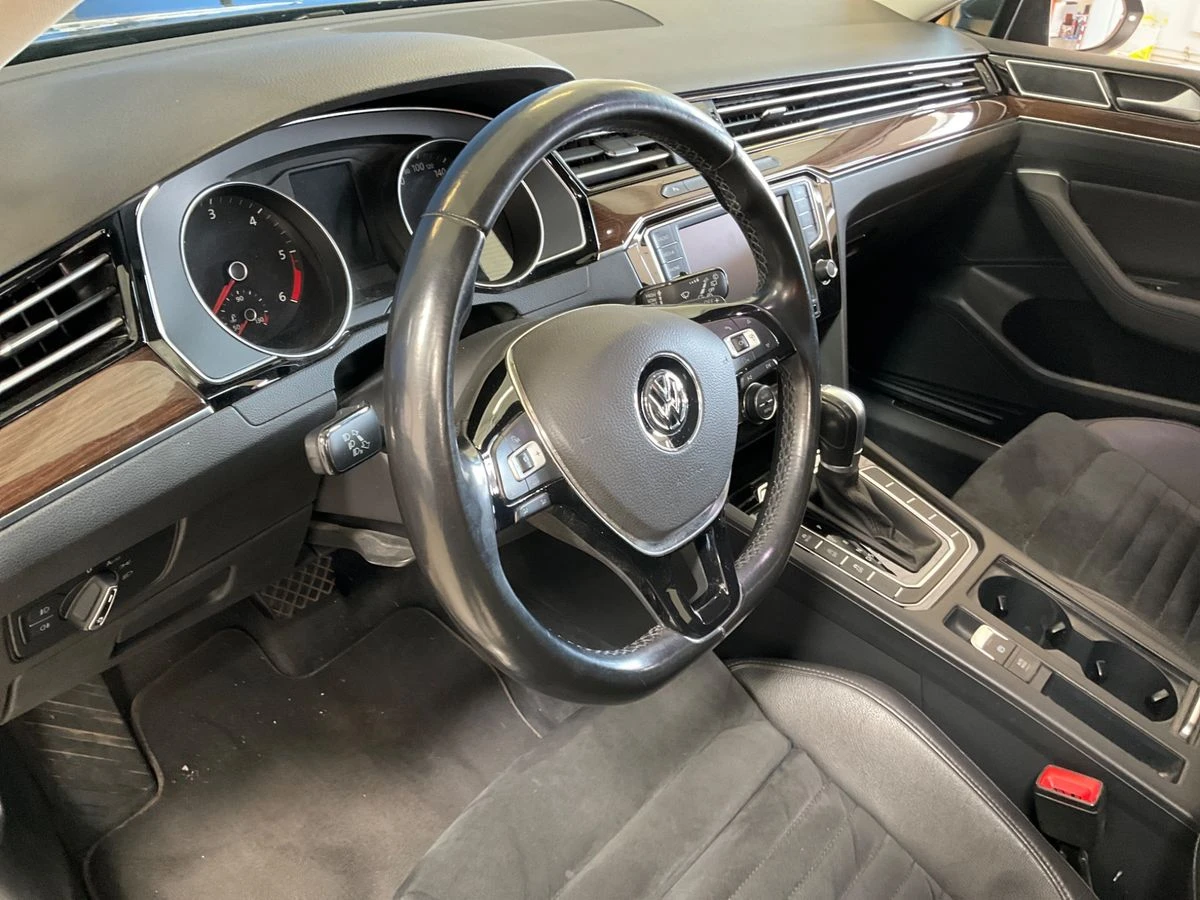 VW Passat 2.0tdi/239hp/4x4/Австрия/Реални километри, снимка 8 - Автомобили и джипове - 55086189