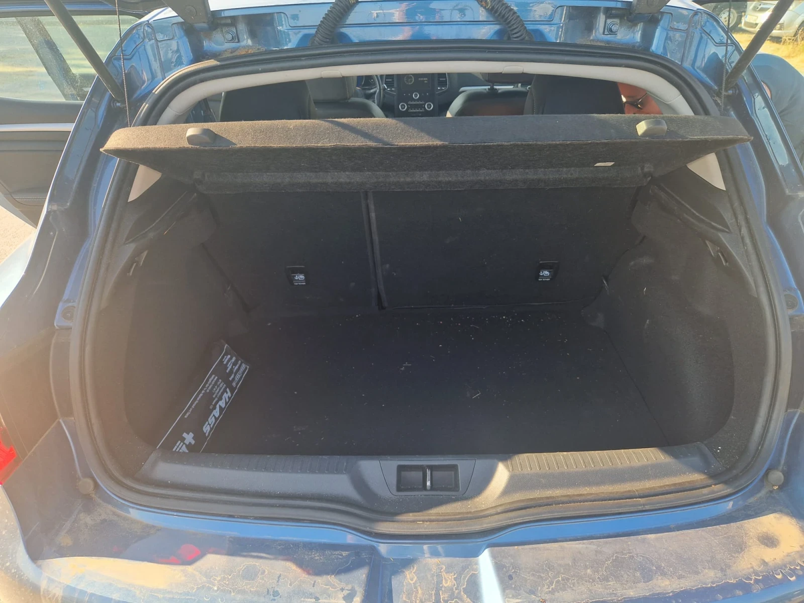 Renault Megane 1.2 tce, снимка 13 - Автомобили и джипове - 55239162