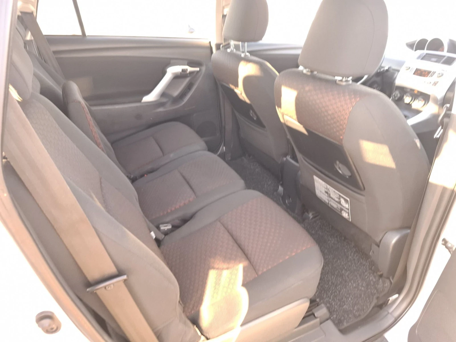 Toyota Verso 1.8i -147 к.с. 6+ 1mesta, снимка 11 - Автомобили и джипове - 55985405