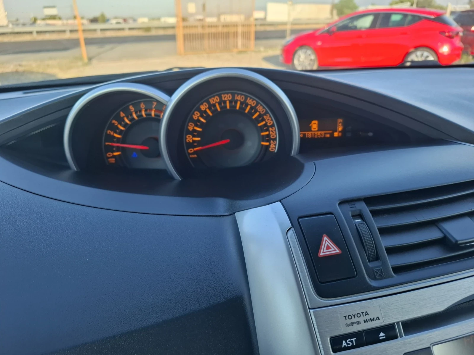 Toyota Verso 1.8i -147 к.с. 6+ 1mesta, снимка 7 - Автомобили и джипове - 55985405