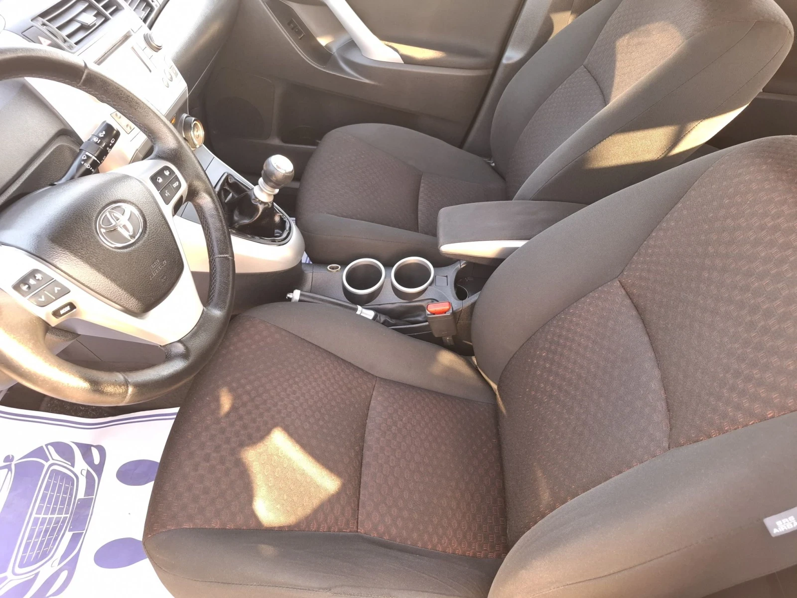 Toyota Verso 1.8i -147 к.с. 6+ 1mesta, снимка 6 - Автомобили и джипове - 55985405