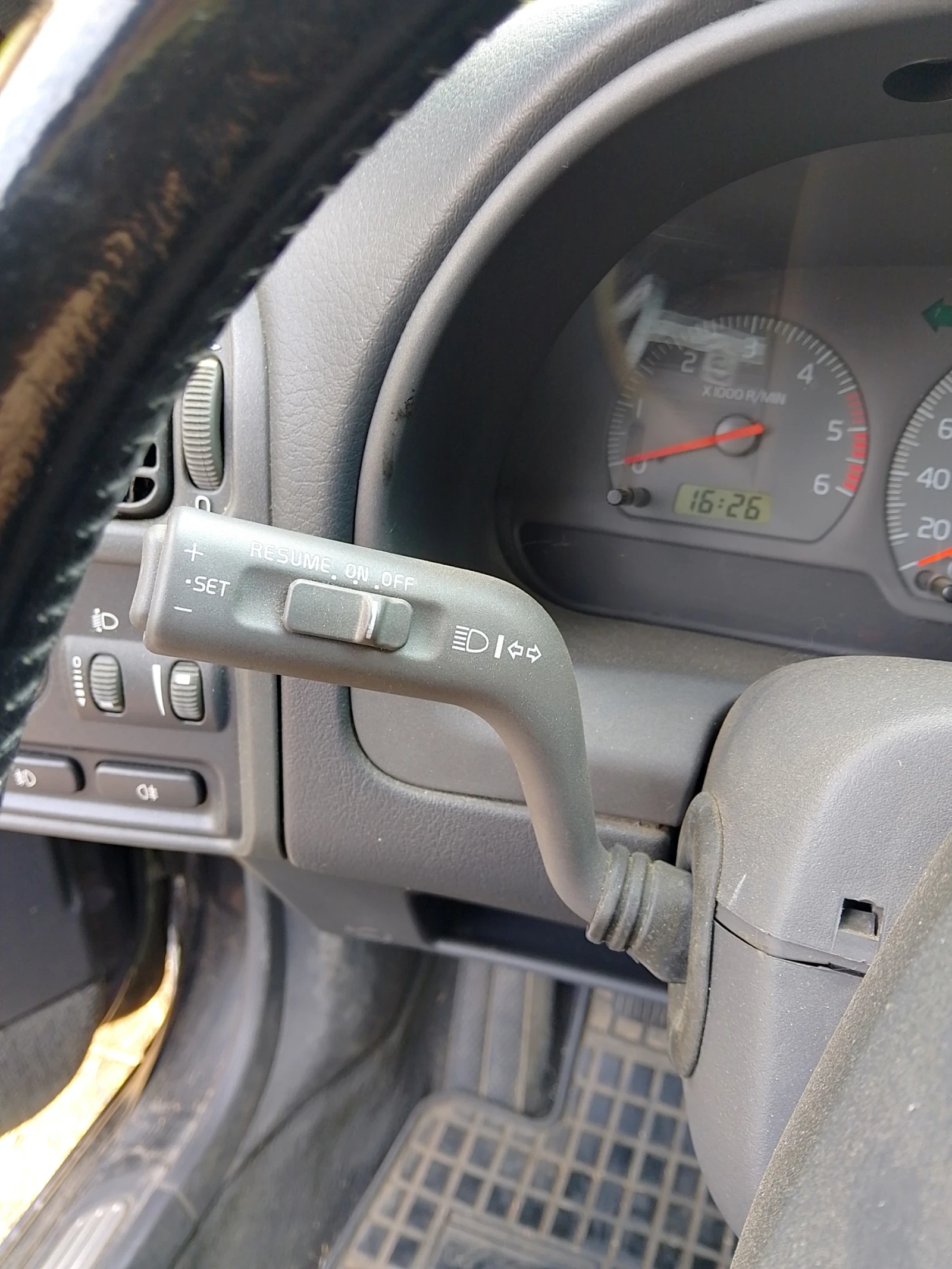 Volvo V40 1.9 d, снимка 3 - Автомобили и джипове - 56058869