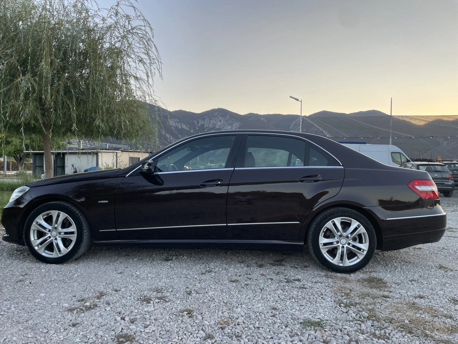 Mercedes-Benz E 250 AVANGARDE , снимка 4 - Автомобили и джипове - 56122058