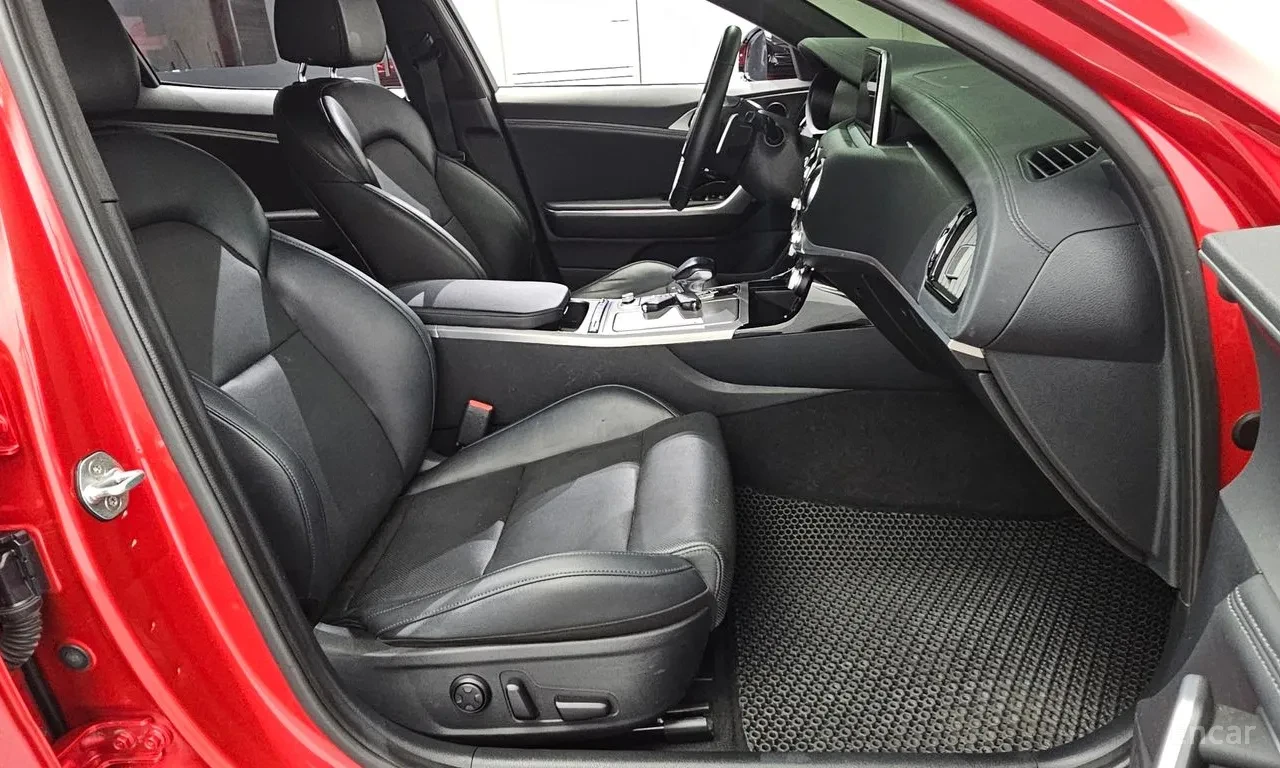 Kia Stinger 2.0 AWD | BREMBO | ПРЕГЛЕДАНА НА МЯСТО | ВИДЕО , снимка 8 - Автомобили и джипове - 56214623