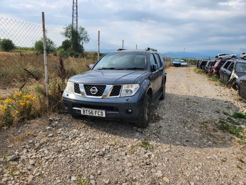 Nissan Pathfinder 2.5d auto, снимка 2 - Автомобили и джипове - 41870410