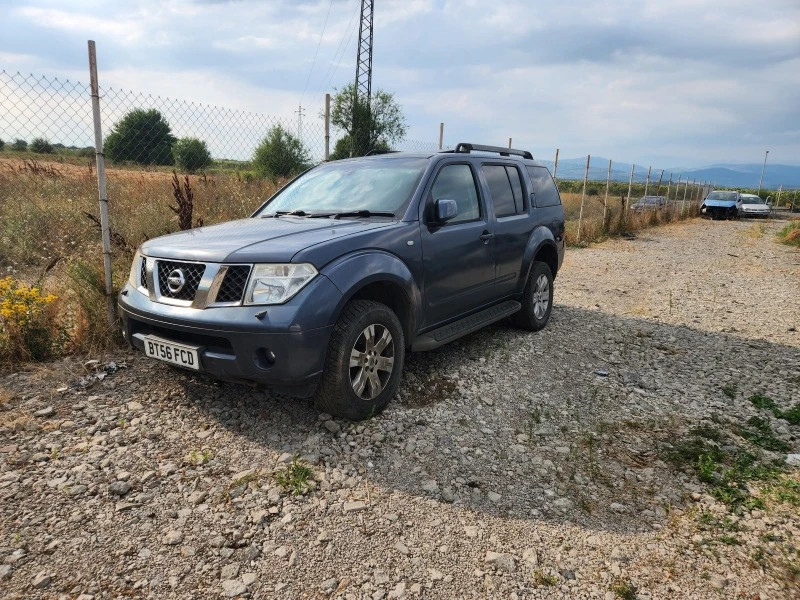 Nissan Pathfinder 2.5d auto, снимка 1 - Автомобили и джипове - 41870410