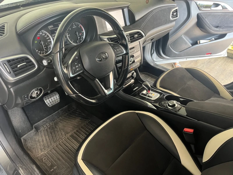 Infiniti Q30  2.2d AWD Sport, снимка 8 - Автомобили и джипове - 46943066