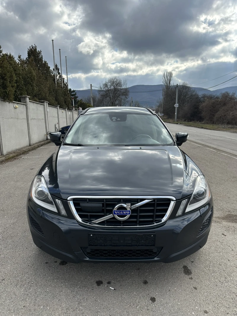 Volvo XC60 D5 215, снимка 2 - Автомобили и джипове - 49351463