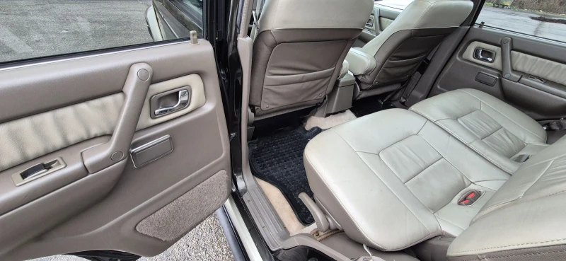 Mitsubishi Pajero 3.5 SR, снимка 10 - Автомобили и джипове - 52871809