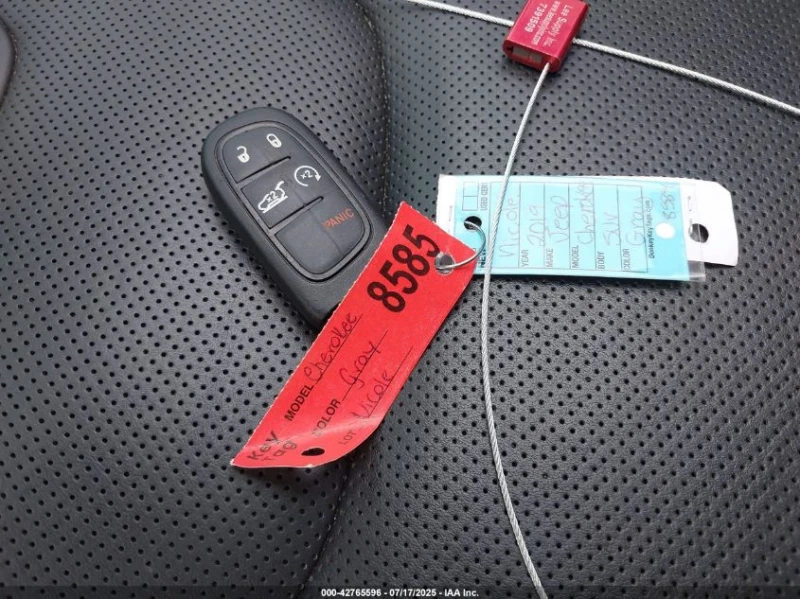 Jeep Cherokee 2.0L I-4 DI, DOHC, TURBO, 270HP 4X4 Drive, снимка 3 - Автомобили и джипове - 52958167