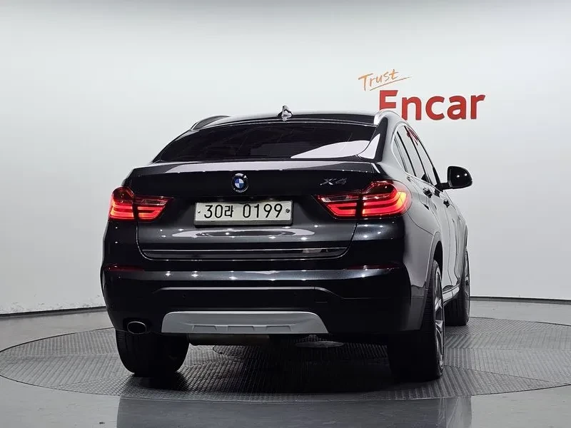 BMW X4 xDrive20D, снимка 4 - Автомобили и джипове - 56163137