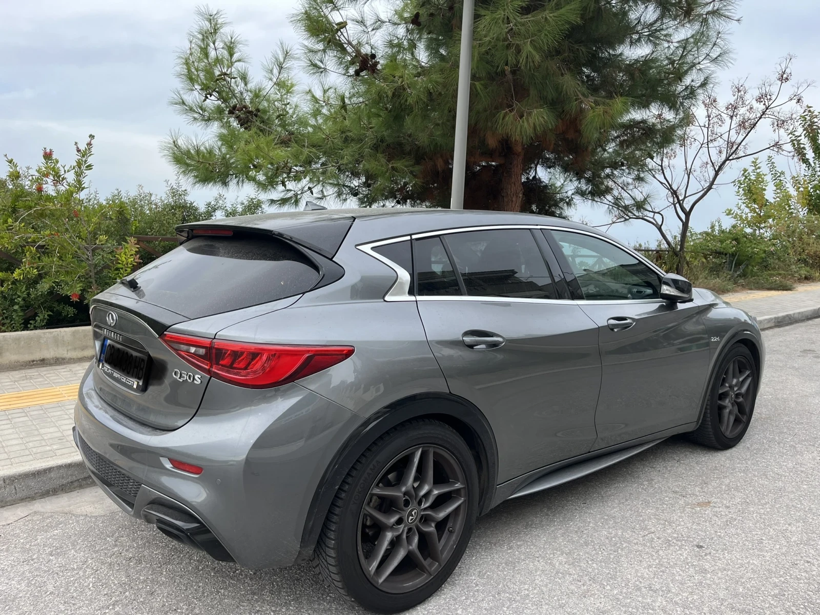 Infiniti Q30  2.2d AWD Sport - изображение 2