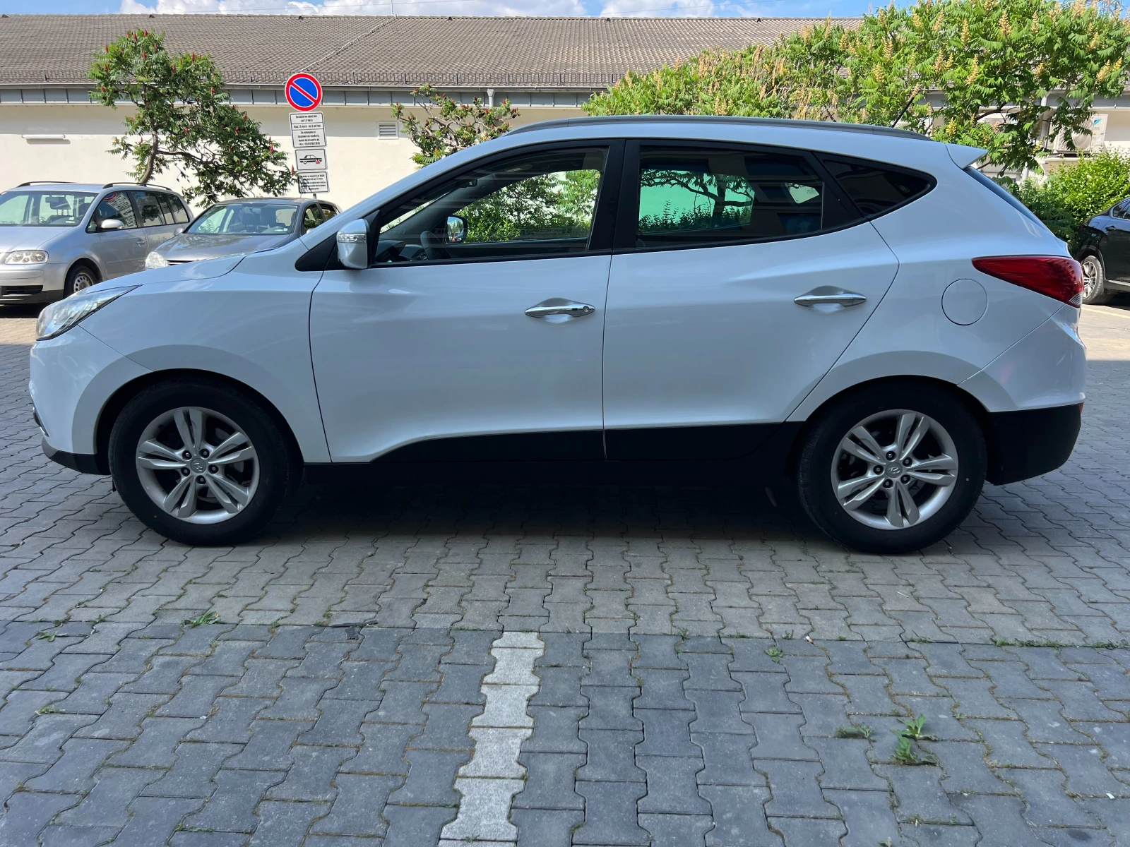 Hyundai IX35 2.0CRDI AWD ПАНОРАМА KEYLESS GO - изображение 4