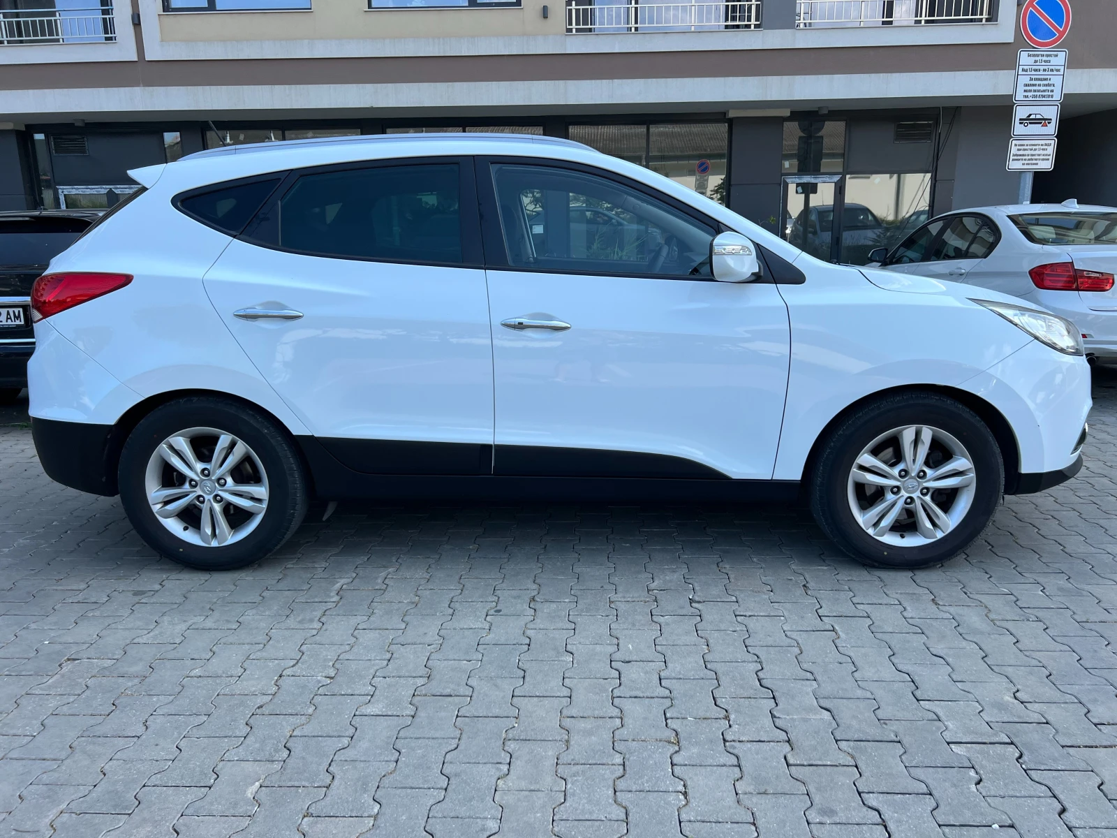 Hyundai IX35 2.0CRDI AWD ПАНОРАМА KEYLESS GO - изображение 8
