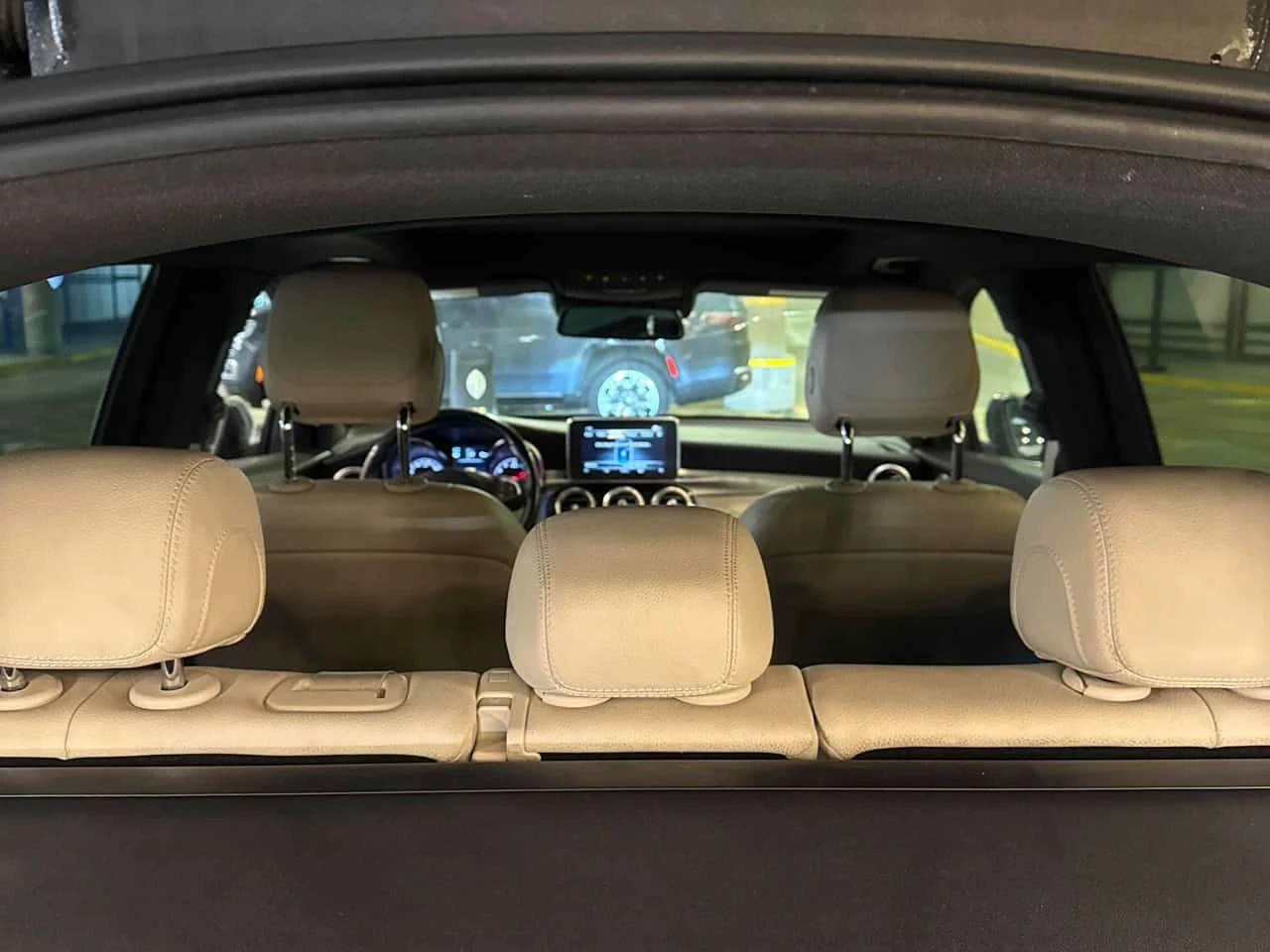 Mercedes-Benz GLC 300 * 4MATIC* DISTRONIC* 360* BURMESTER* , снимка 15 - Автомобили и джипове - 53746127