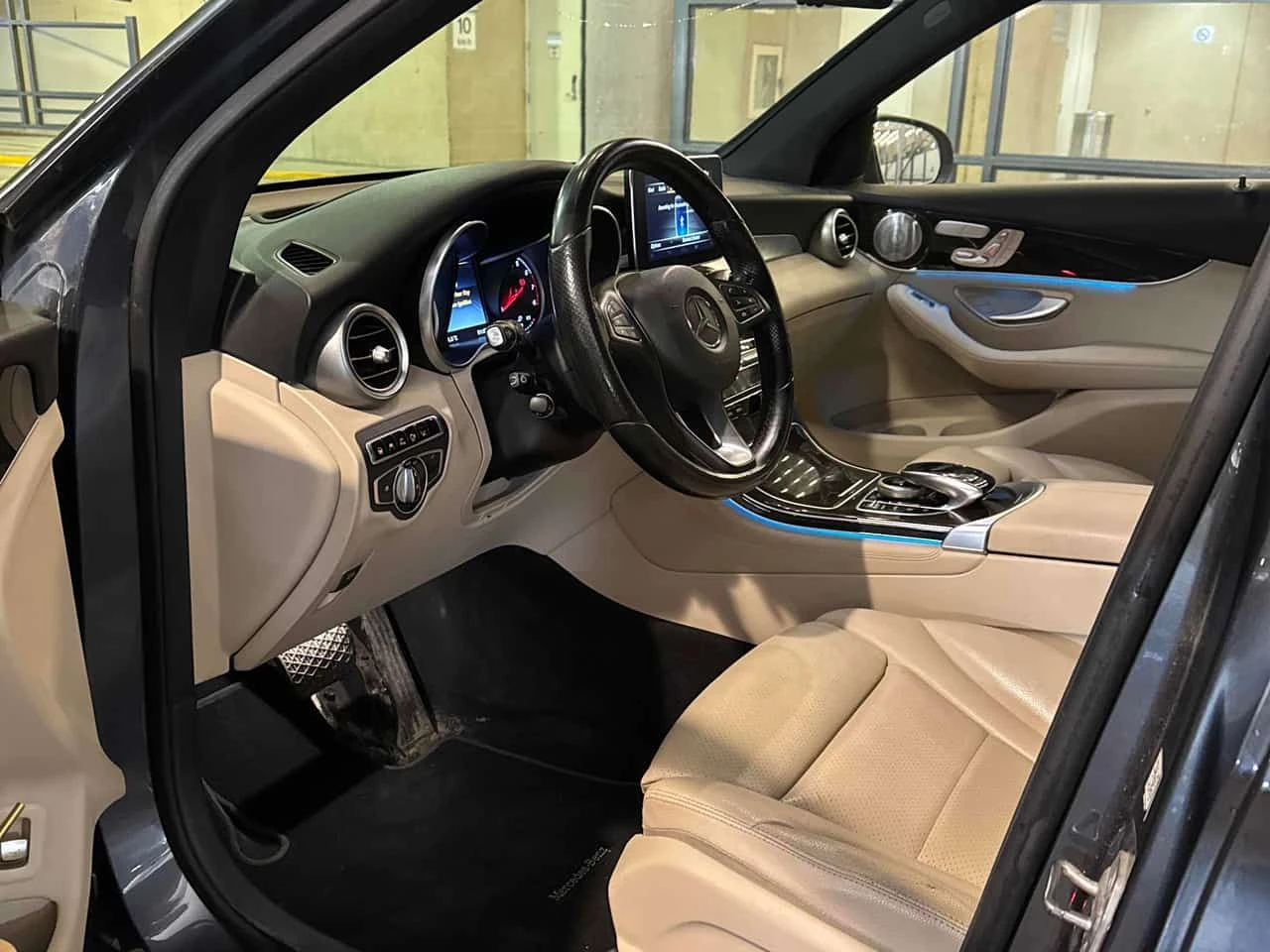 Mercedes-Benz GLC 300 * 4MATIC* DISTRONIC* 360* BURMESTER*  - изображение 5