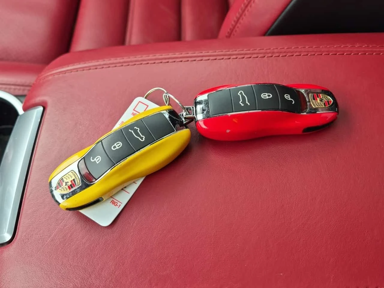 Porsche Cayenne  GTS| 2 КЛЮЧА| PANORAMA| CARFAX , снимка 8 - Автомобили и джипове - 53900655