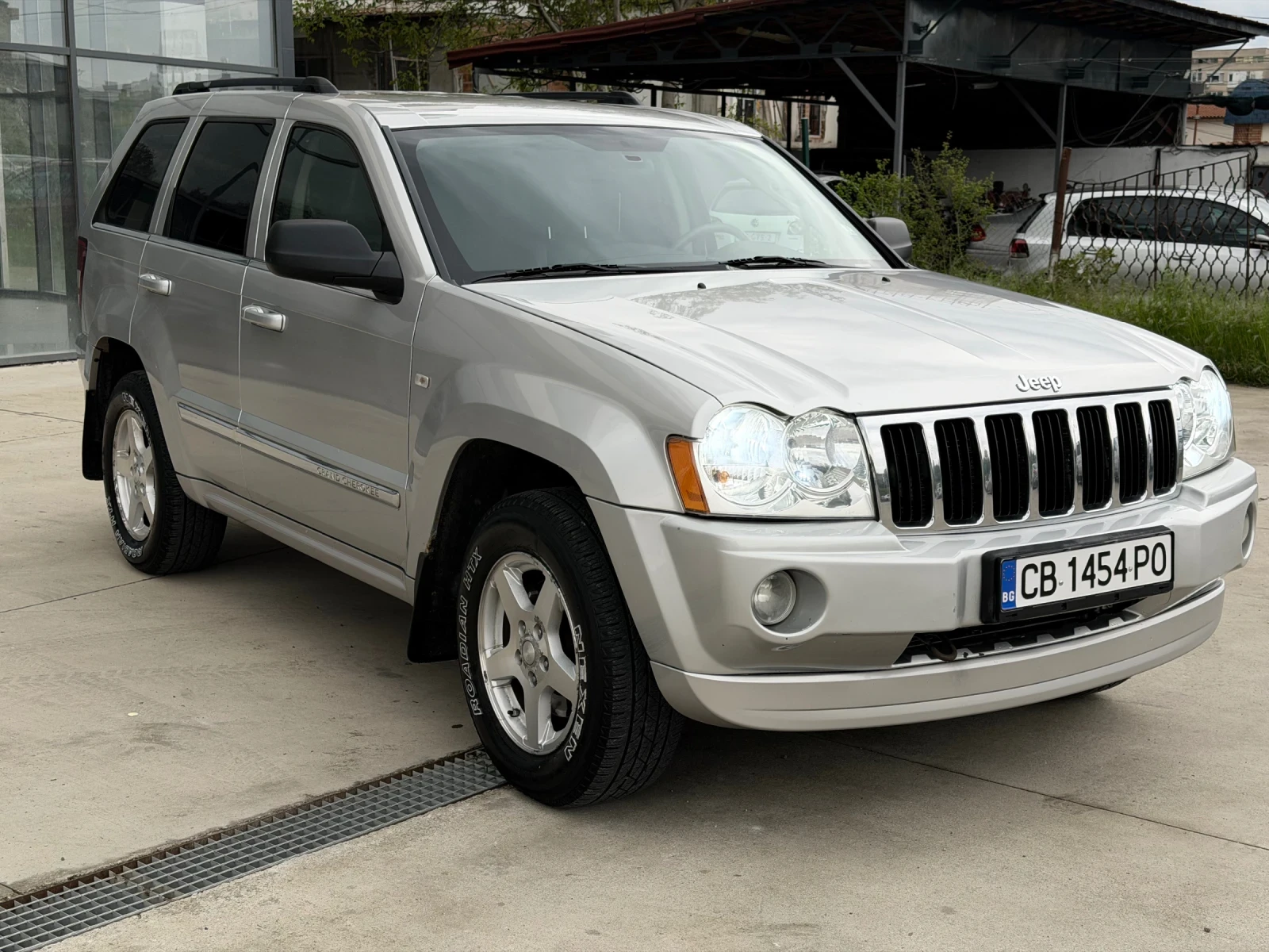 Jeep Grand cherokee 5.7 HEMI LPG Уникат, снимка 8 - Автомобили и джипове - 54410603