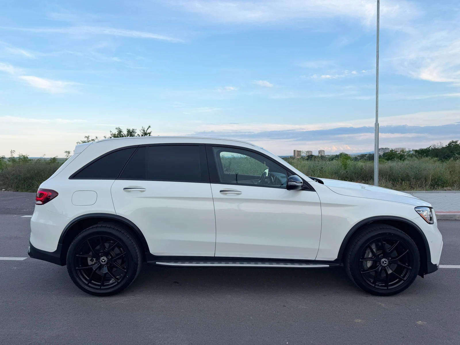 Mercedes-Benz GLC 300 AMG, Burmester, | Night packet, keyless go, снимка 6 - Автомобили и джипове - 54837743