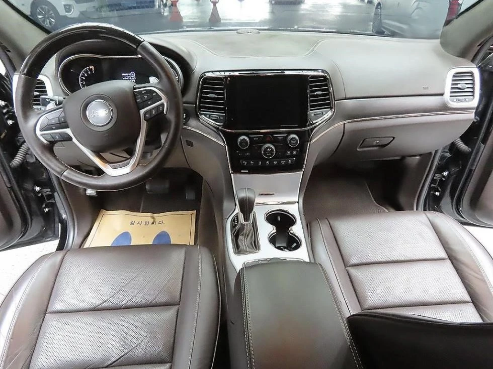 Jeep Grand cherokee 3.6 Summit, снимка 7 - Автомобили и джипове - 54979347