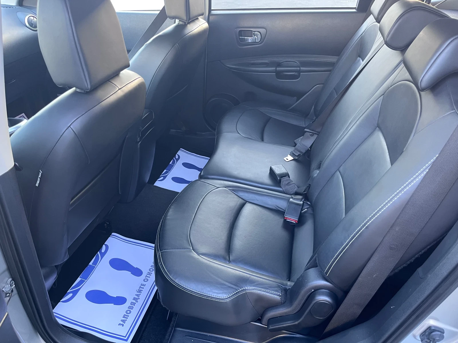 Nissan Qashqai 1.6 dCi * * Navi * * Panorama * * Qashqai+ 2, снимка 11 - Автомобили и джипове - 55143466