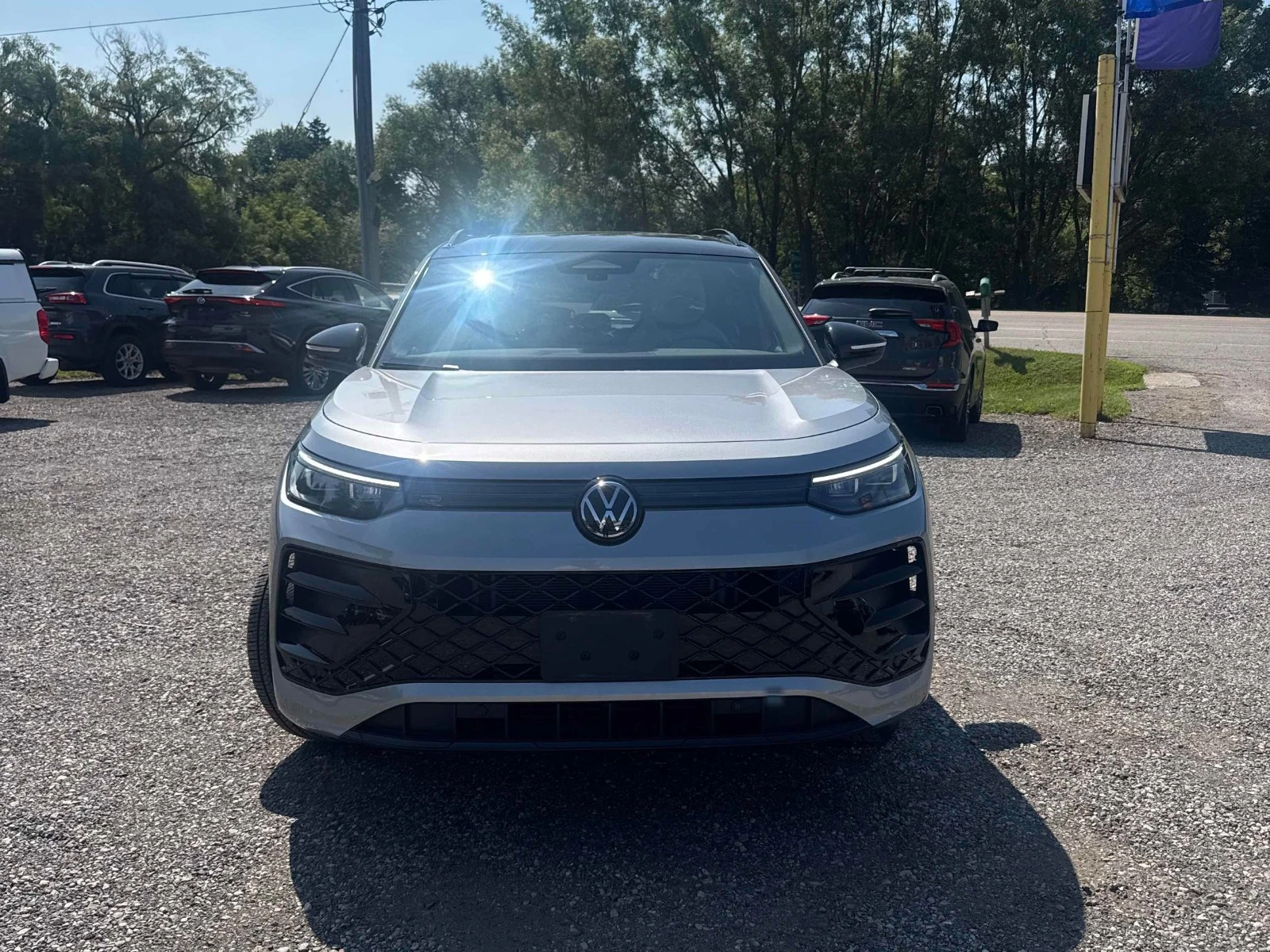 VW Tiguan Comfortline R-Line ЦЕНА ДО БЪЛГАРИЯ АВТОКРЕДИТ, снимка 2 - Автомобили и джипове - 55459064