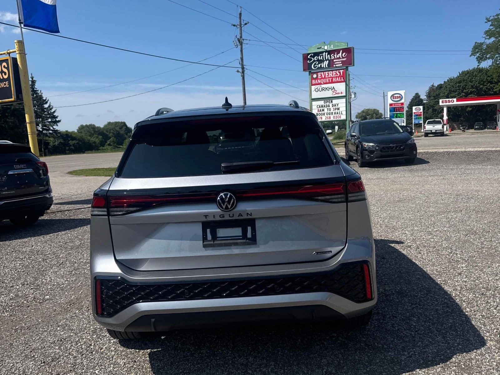 VW Tiguan Comfortline R-Line ЦЕНА ДО БЪЛГАРИЯ АВТОКРЕДИТ, снимка 5 - Автомобили и джипове - 55459064