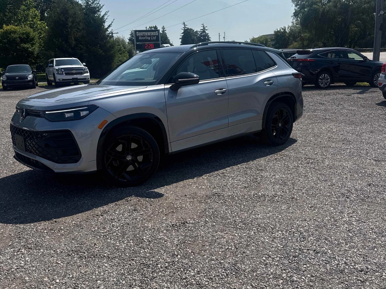 VW Tiguan Comfortline R-Line ЦЕНА ДО БЪЛГАРИЯ АВТОКРЕДИТ, снимка 3 - Автомобили и джипове - 55459064